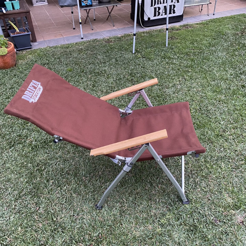 Load image into Gallery viewer, DRIFTA STOCKTON DELUXE RECLINING CAMP CHAIR BROWN