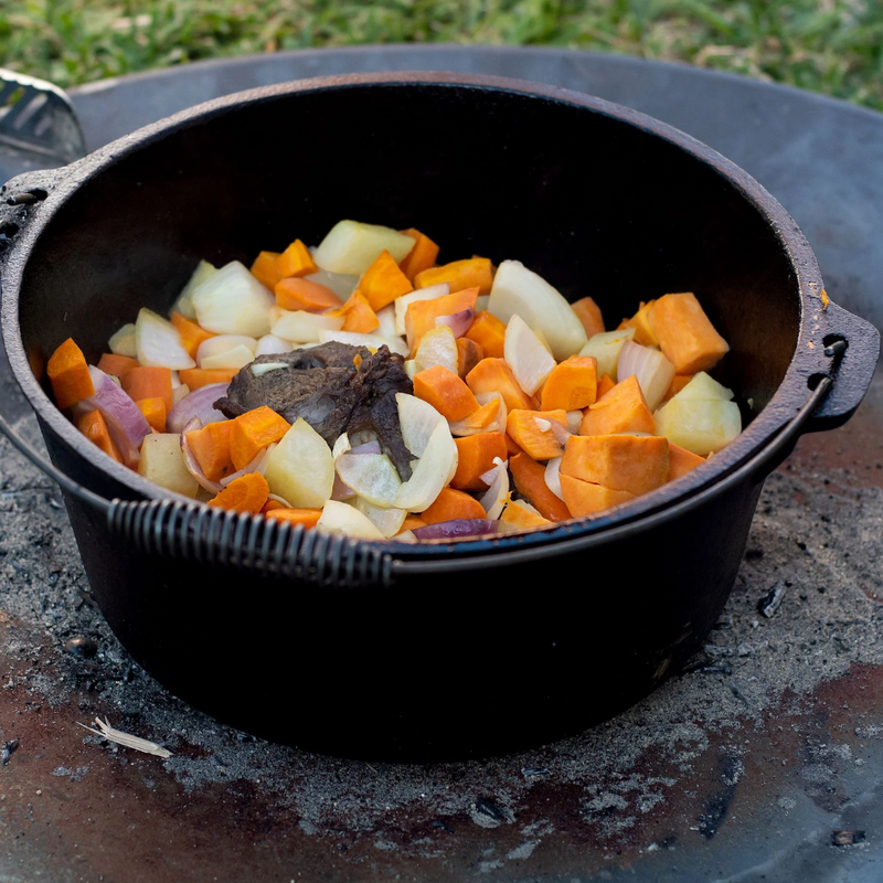 Load image into Gallery viewer, WILDTRAK CAMP OVEN CAST IRON 12 QUART