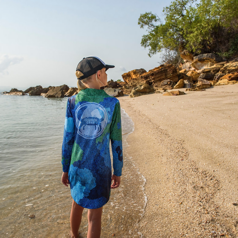 Load image into Gallery viewer, STAUNCH CRAB KIDS SINIK BLUE/GREEN COLLARED FISHING DRESS LONG SLEEVE [SZ:8]
