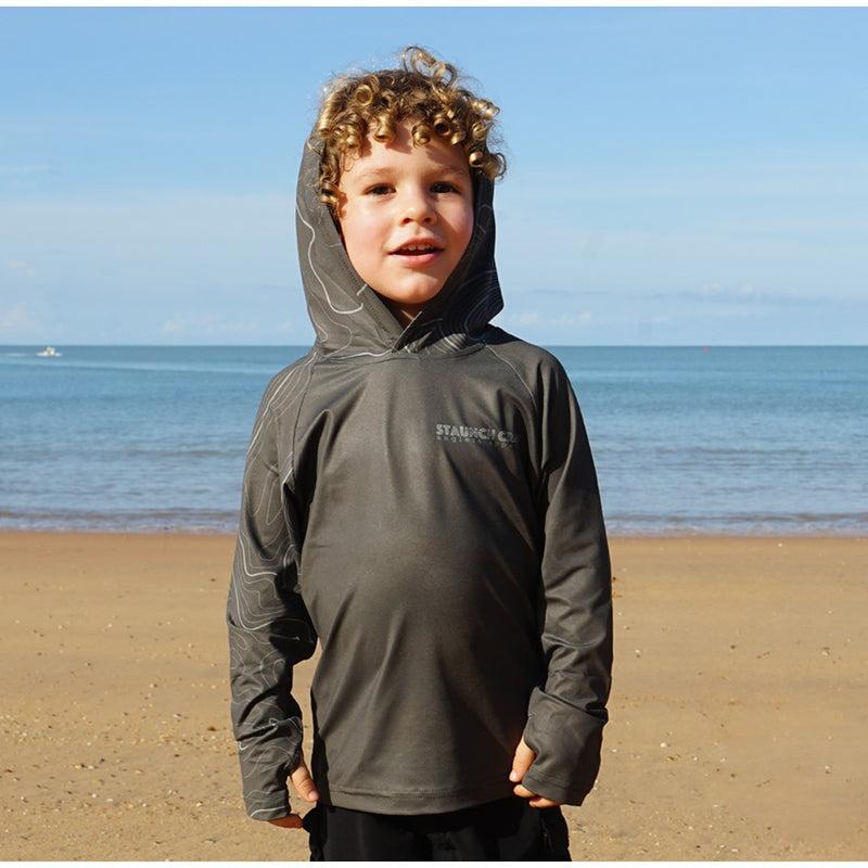 Load image into Gallery viewer, STAUNCH CRAB KIDS KHAKI CONTOUR HOODED UPF50+ LONG SLEEVE FISHING SHIRT [SZ:6]
