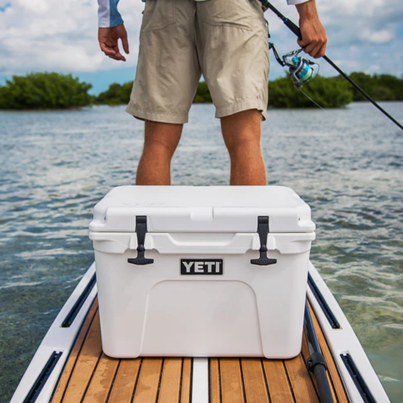 Load image into Gallery viewer, YETI TUNDRA 35 HARD COOLER [CLR:CHARCOAL]
