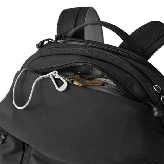 YETI CROSSROADS BACKPACK 27L [CLR:BLACK]