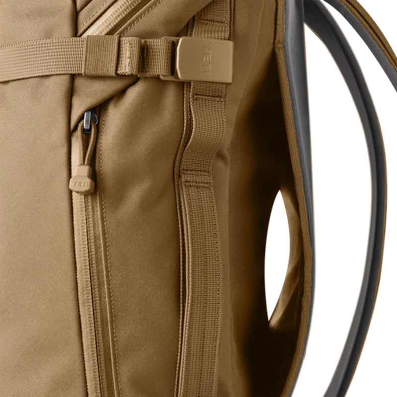 Load image into Gallery viewer, YETI CROSSROADS BACKPACK 22L [CLR:ALPINE BROWN]
