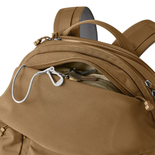 YETI CROSSROADS BACKPACK 27L [CLR:ALPINE BROWN]