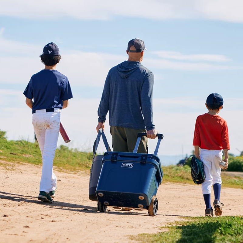 Load image into Gallery viewer, YETI ROADIE 32 HARD COOLER [CLR:NAVY]
