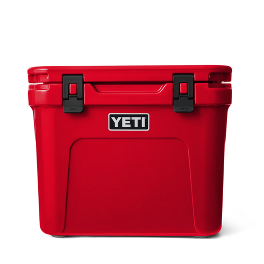 YETI ROADIE 32 HARD COOLER [CLR:RESCUE RED]