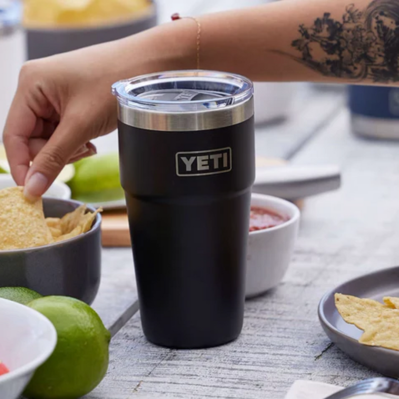 Load image into Gallery viewer, YETI RAMBLER 20oz 591ml STACKABLE CUP [CLR:BLACK]
