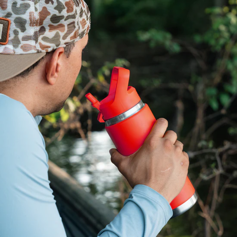Load image into Gallery viewer, YETI RAMBLER BOTTLE 26oz 760ml WITH STRAW CAP [CLR:RESCUE RED]
