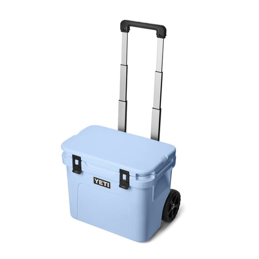 YETI ROADIE 32 HARD COOLER [CLR:BIG SKY BLUE]