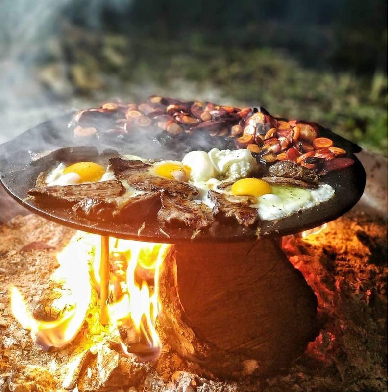 Load image into Gallery viewer, WILDTRAK CAST IRON CAMP FIRE GRILL PAN 45CM
